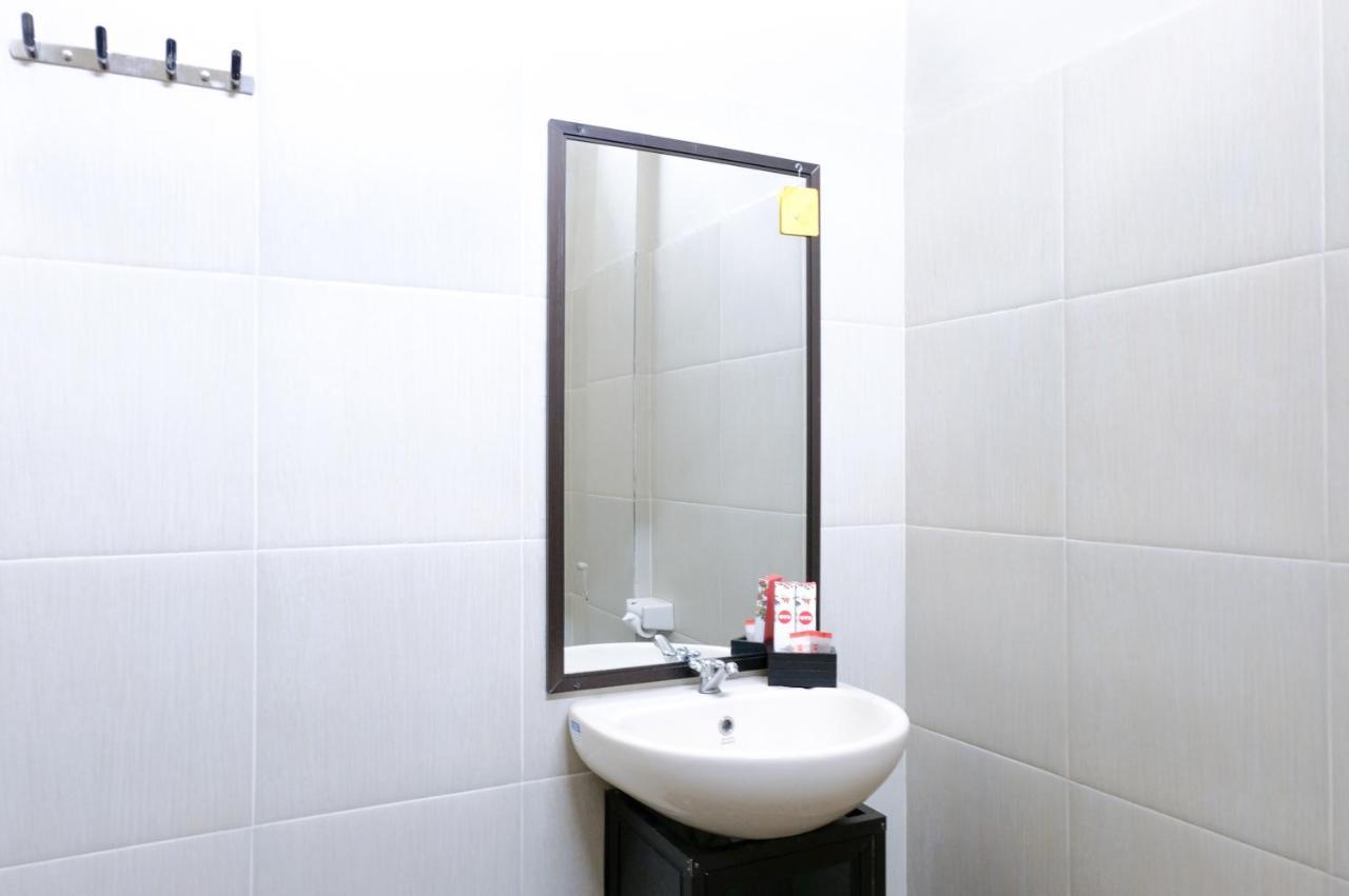 Oyo 683 Jepun Guesthouse Mataram Zewnętrze zdjęcie