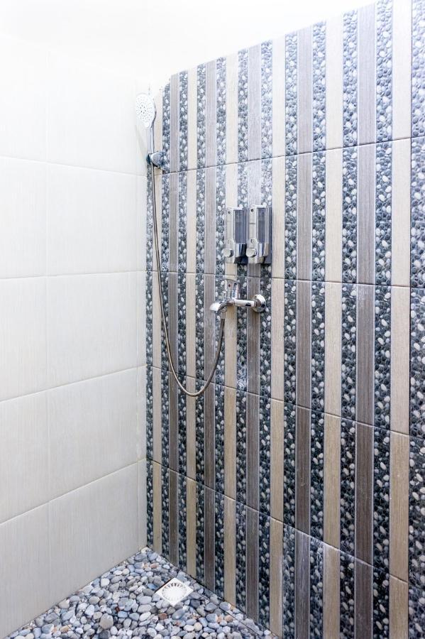 Oyo 683 Jepun Guesthouse Mataram Zewnętrze zdjęcie
