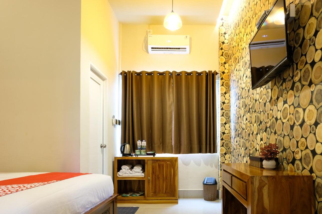 Oyo 683 Jepun Guesthouse Mataram Zewnętrze zdjęcie