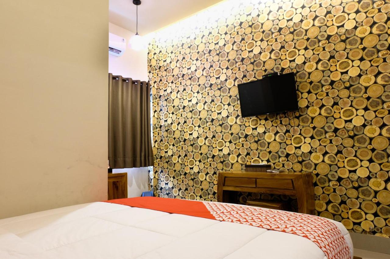 Oyo 683 Jepun Guesthouse Mataram Zewnętrze zdjęcie